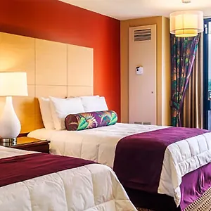 מלון Hawaiian Hotel, Trademark Collection By Wyndham